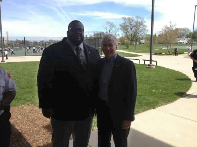 Michigan Governor Snyder with Diplomatic Treasury Reserve manager James Howard